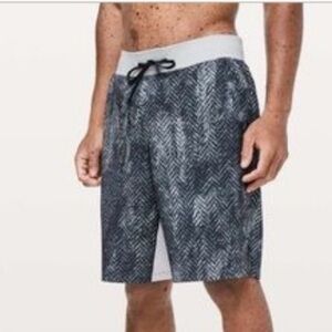 Lululemon T.H.E. Short *nulux liner 9* men’s Sz M” bleached herringbone